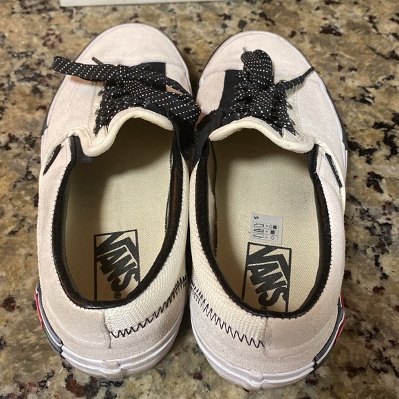 RARE- White suede with black, deconstructed slip on Vans - Picture 4 of 8